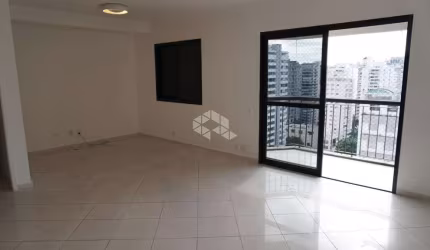 VENDA apartamento em Moema com 102 metros, 3 dormitórios sendo 1 suíte, 2 vagas, lazer