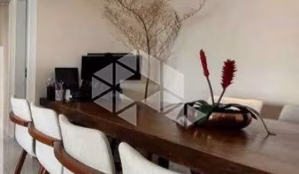 Apartamento  á venda de 70m², com 2 dormitórios  sendo 1 suíte 2 banheiros e 1 vaga localizado no Bairro da Barra funda
