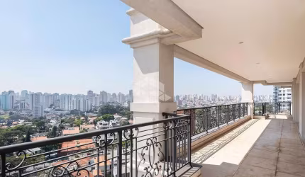 Apartamento recém-construído em Moema.