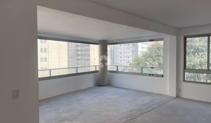 Apartamento com 3 dormitórios à venda na Alameda Lorena