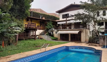 Lindo Sobrado 6 Dormitórios 3 Suítes 3 Vagas e 7 Banheiros