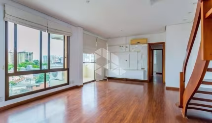 Cobertura de 2 dorm/quartos, 1 suite e 2 vagas no Bairro Menino Deus