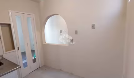 Apartamento  no bairro Medianeira de dois dormitórios  próximo a Oscar Pereira