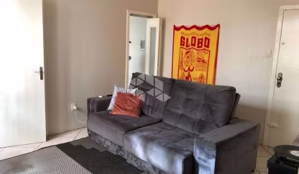 Apartamento térreo com churrasqueira . próximo ao hospital de Clinicas em Porto Alegre.