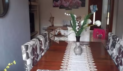 AMPLA CASA TIPO SOBRADO NO PARTENON