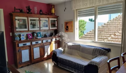 Apartamento de dois dormitórios no menino deus