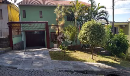 Casa 4 dormitórios impecável