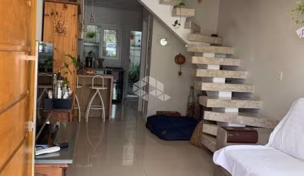 Casa Condomínio 2 dormitórios 1 suites lavabo patio terraço 2 vagas