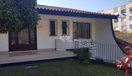 Casa 03 dormitórios no Bairro Medianeira