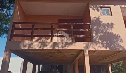 CASA EM CONDOMÍNIO COM 3 DORM/QUARTOS