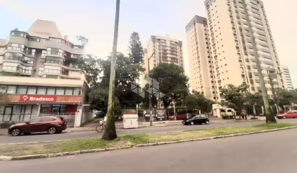 TERRENO EM PLENA  AV. GETULO VARGAS  COM 20 METROS  DE TESTADA