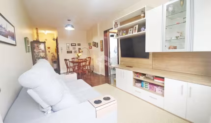 Apartamento 02 dormitórios com sacada a venda no Centro Histórico - Mobiliado