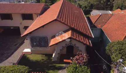 Casa com 5 dormitórios no bairro Medianeira