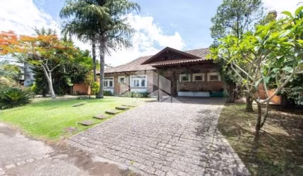 CASA NO CONDOMINIO TERRAVILLE COM 243 M2