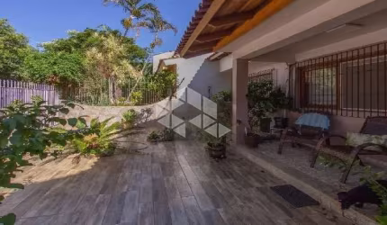Casa com 131m² ,  3 dormitórios , piscina , 2 vagas