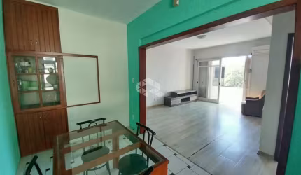 Apartamento 01 dormitório, sacada e garagem  no menino deus