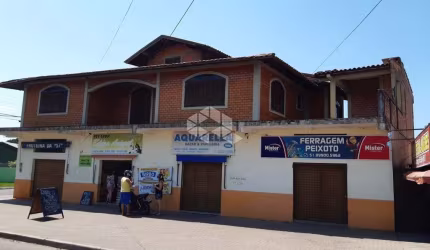Enorme Imóvel comercial com dois terrenos.