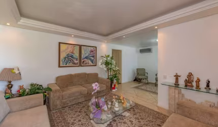 Casa com 03 dormitórios no Bairro Jardim Europa.
