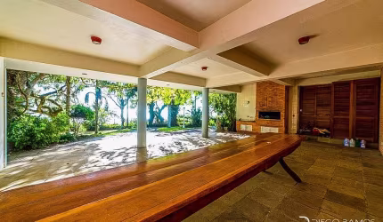Casa 3 dormitórios, 450m², 4 vagas cobertas
