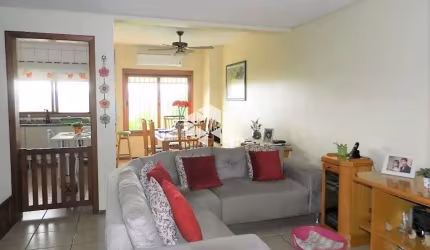Casa 3 dormitórios/quartos, 2 vagas  Guarujá, Porto Alegre.