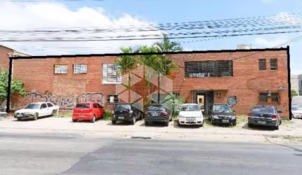 Prédio 1.045 m²  bom distribuidora, depósito, fácil acesso e deslocmento, estacionamento