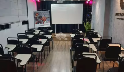 Sala de 75m² no Centro Histórico