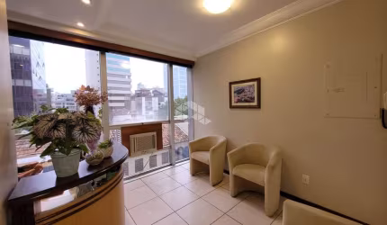 Excelente sala comercial com vaga escriturada em localização privilegiada