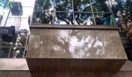 Sala Comercial, próximo a Goethe e Parcão, com 44 metros de área privativa