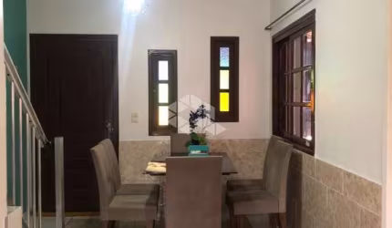 Casa com 3 Quartos e 2 banheiros à Venda, 137 m² - Canoas - RS