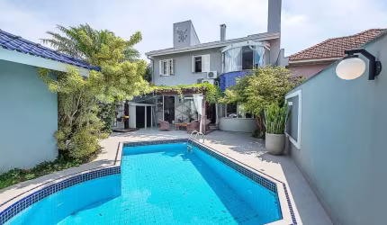 Casa 4 dormitórios no Cristo Redentor