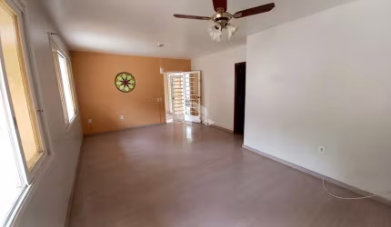 Casa de 3 dormitórios/quartos sendo 1 suíte no bairro Cristal