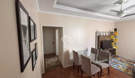 Apartamento 2 Dormitórios em Rua Arborizada no Barirro Rio Branco