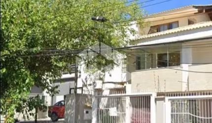 Crédito Real vende!  Linda casa de 3 andares.