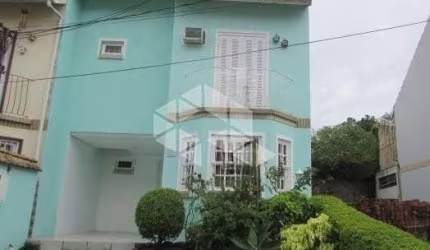 rédito Real vende! Casa em Condomínio fechado .