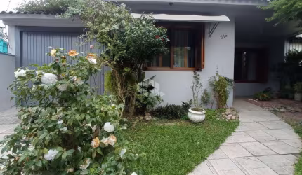 Crédito Real , vende casa de 3 Quartos, suíte com vaga de garagem para 5 carros, no bairro Jardim  Sabará em Porto Alegre/RS