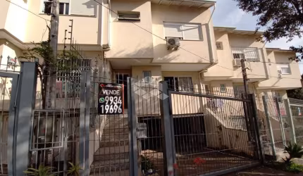 Casa 3 dormitórios, sendo 1 suíte,,living,cozinha,área de serviço,4 banheiros,pátio fechado,garagem 2 carros