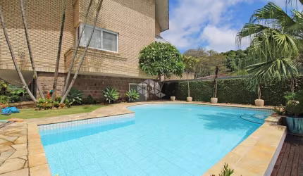 ESPETACULAR CASA, EM CONDOMÍNIO FECHADO, NO BAIRRO JARDIM ISABEL!