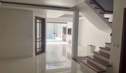 Casa em Chácara Das Pedras