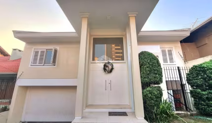 Casa com 4 dormitórios,semimobiliado,suíte,piscina,garagem,sacada,vista,piscina,no bairro Jardim Mauá,Novo Hamburgo