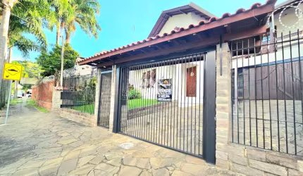 Casa/ Sobrado 3 dormitórios, 2 banheiros, 2 vagas no Bairro Hamburgo Velho,Novo Hamburgo