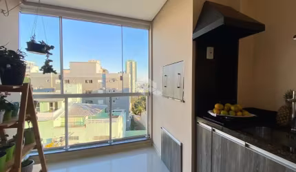 Apartamento 2 Dormitórios Suíte e Closet - bairro Guarani, Semimobiliado, Sacada com Churrasqueira e Vaga Dupla