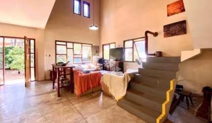 Cond. Vilarejo Vila Diva (FECHADA) - 4 dorms/2sts, um charme!