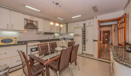 À VENDA, A CASA DOS SONHOS: CONFORTO, LAZER, BELEZA E SEGURANÇA num único lugar!