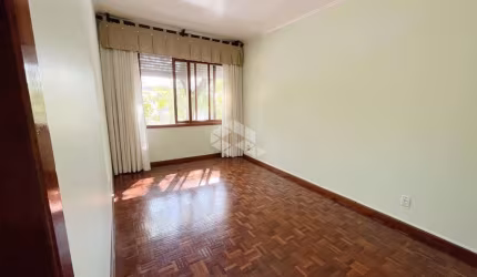 Apartamento de 3 quartos com 1 vaga coberta no bairro Petropolis