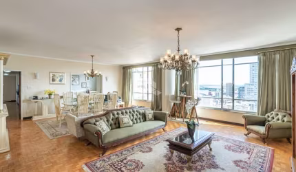 Apartamento em frente a Santa Casa de Misericórdia de Porto Alegre com 4 quartos