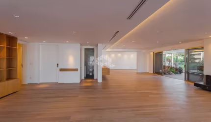Apartamento impecável em um dos melhores pontos do Moinhos de Vento! Com 4 quartos, sendo 3 suítes e 4 vagas.