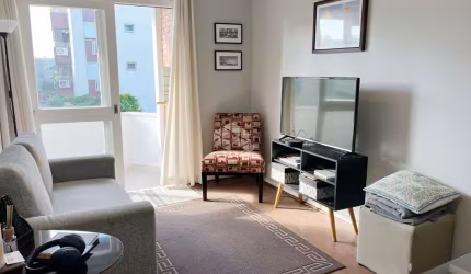 Apartamento reformado de 1 quarto e 1 vaga no bairro Jardim Botânico -