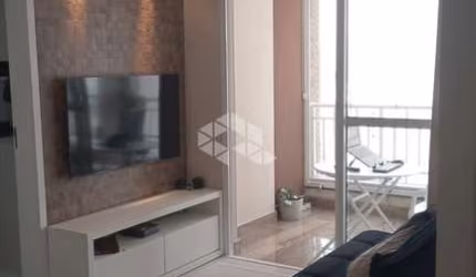 Apto na Barra Funda com 61m², 2 dormitórios, sendo 1 suíte, 1 vaga, sacada, lazer.