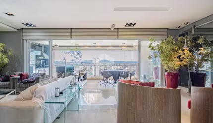 Apto com 206m², alto padrão, varanda gourmet, andar alto, 3 suítes, 3 vagas, na vila Romana.