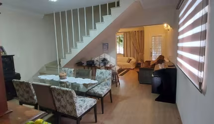 Sobrado com 163m², 3 dormitórios, 4 vagas, Perdizes.